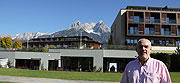 Hotelchef Hannes Riedlsperger (©Foto:Martin Schmitz)